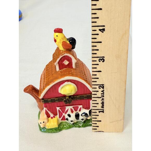 Red Barn Shape Ceramic Rooster Whimsical Farm Trinket Box Teapot - Picture 7 of 8